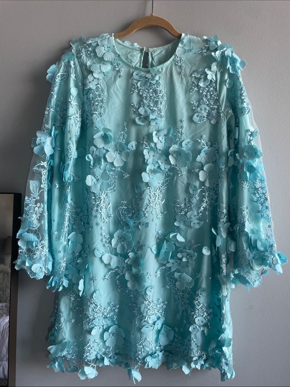 Robin’s Egg/“Tiffany” Blue Floral Appliqué Shift Dress | Size Small